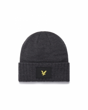 KNITTED HAT T28